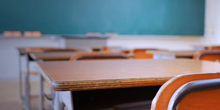 Reunião de pais e mestres na escola