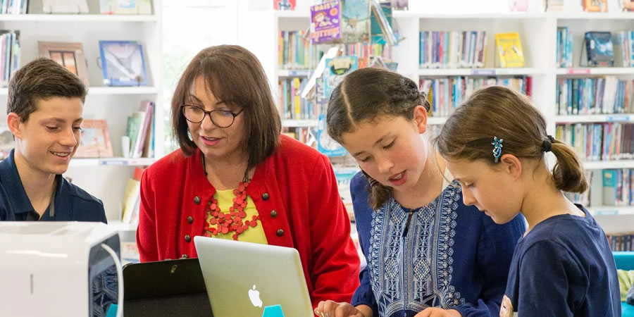 A Escola Particular é uma empresa de muitas peculiaridades