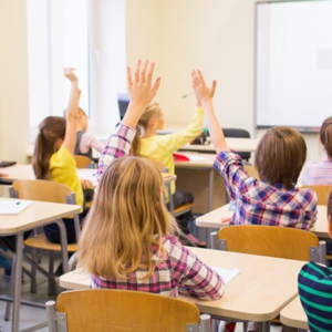 Sistema de gestão escolar: Cadastro de séries e turmas.