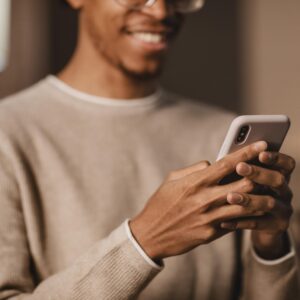 Gerenciar Projetos de Design pelo Celular: Guia com 5 Passos